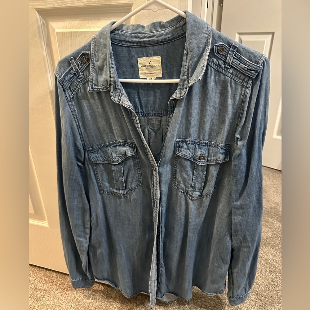 American Eagle Demin Blouse